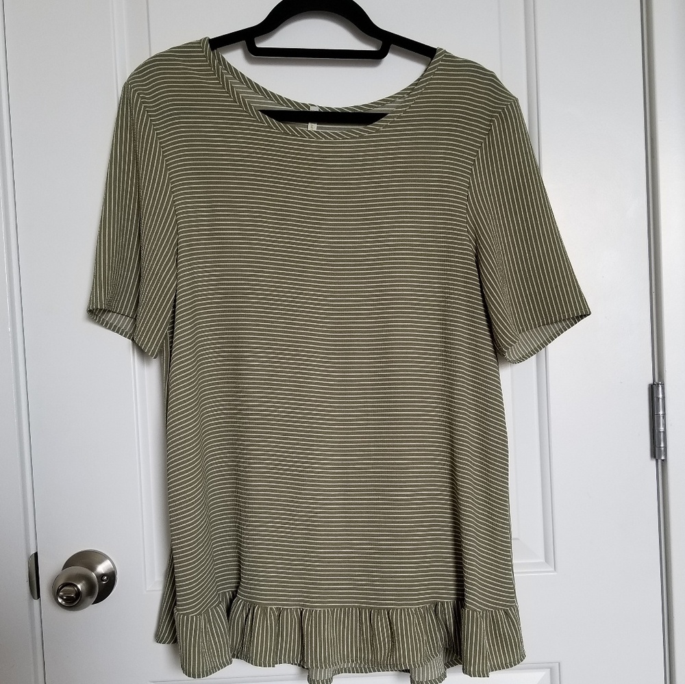 *NEVER WORN* Green Striped Top